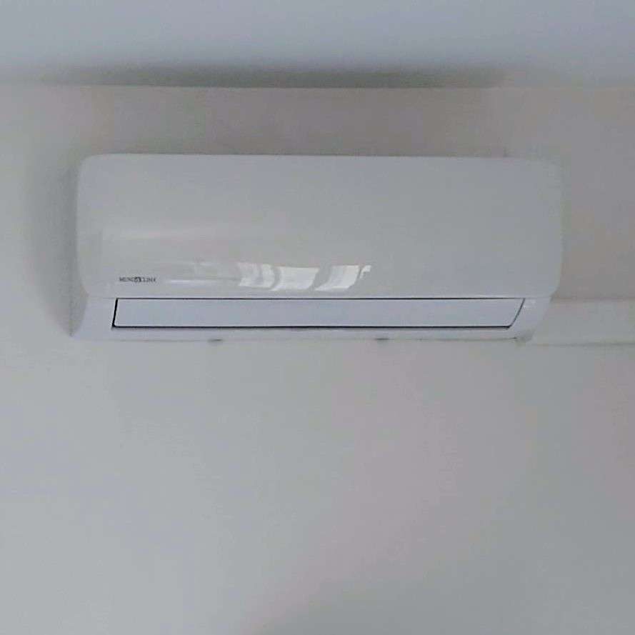 image5 Pose clim réversible et pompe a chaleur à Valence dans une chambre
